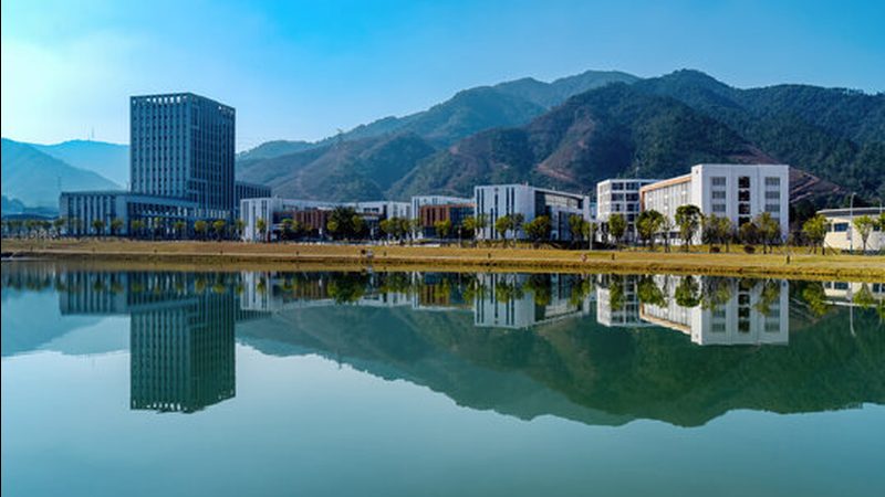揭秘深圳SMT贴片DIP插件厂：核心技术解析与应用场景